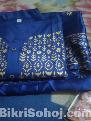 শারী ২ টা ১ টা থ্রি,পিছ ১ টা পান্জাবি